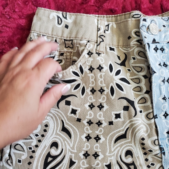 BOOHOOBLUE~ VINTAGE KHAKI & BLUE PATCHWORK JEANS! - Picture 5 of 16